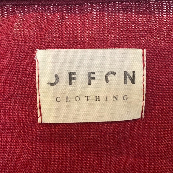 Flowy Red Top - Picture 4 of 4